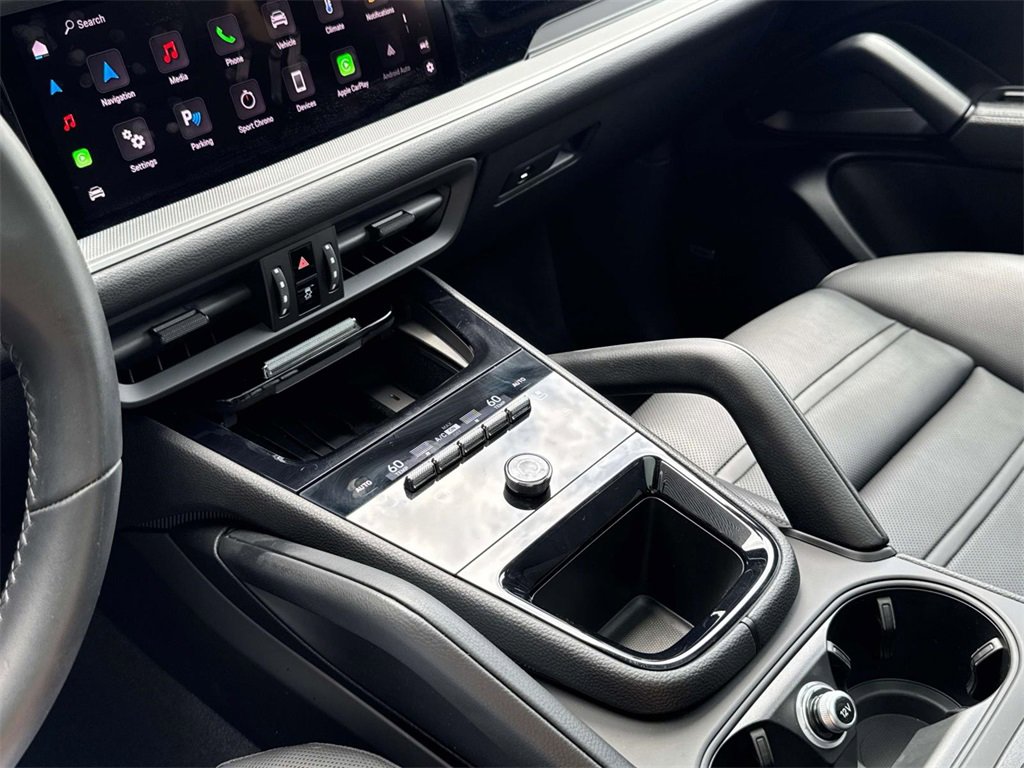 Certified 2025 Porsche Cayenne S image 24