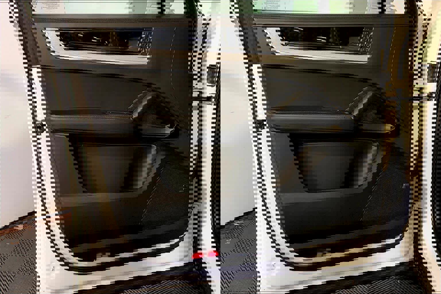 Used 2024 Porsche Cayenne Coupe image 25