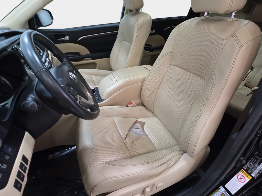Used 2015 Toyota Highlander Limited Platinum FWD image 13