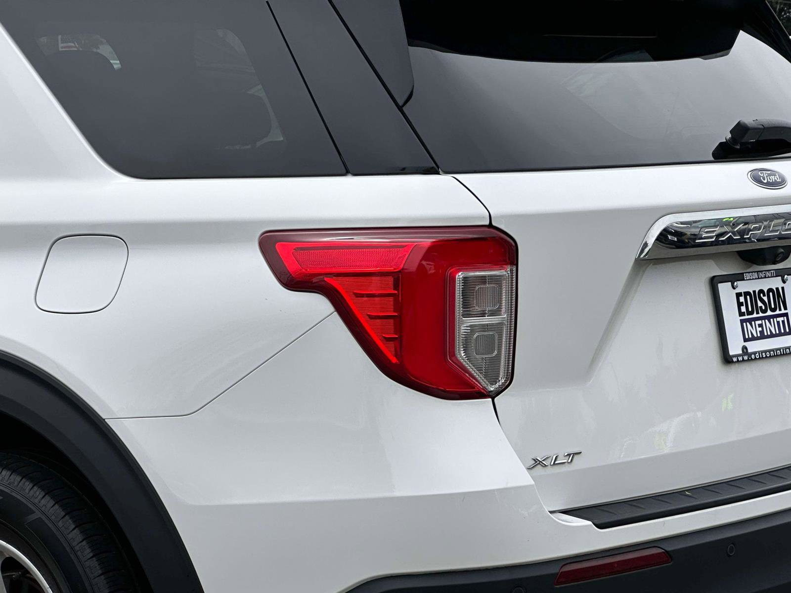 Used 2022 Ford Explorer XLT w/ Equipment Group 202A image 8