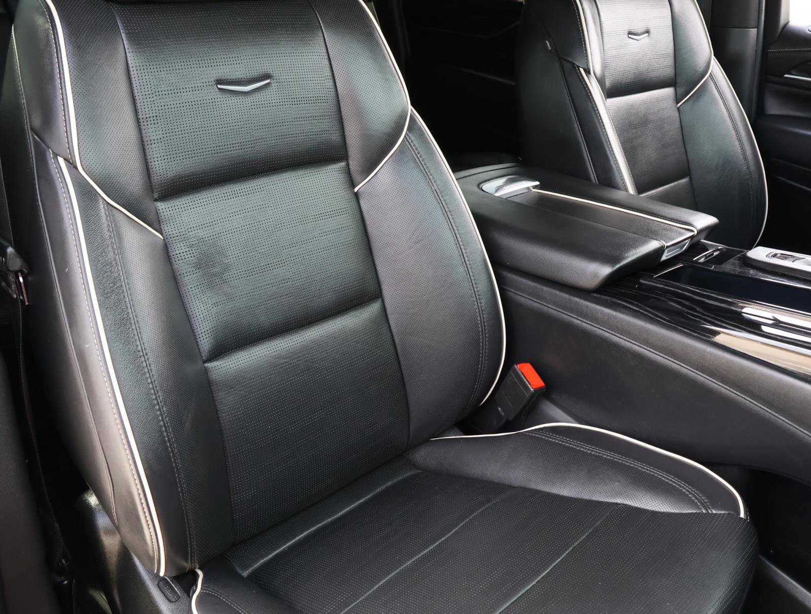 Certified 2022 Cadillac Escalade ESV Sport w/ Touring Package image 22