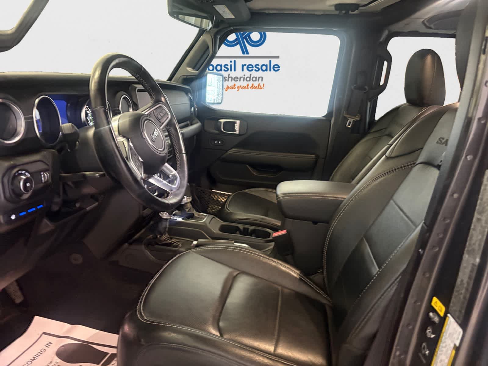 Used 2023 Jeep Wrangler Unlimited Sahara w/ Cold Weather Group AWD/4WD image 8
