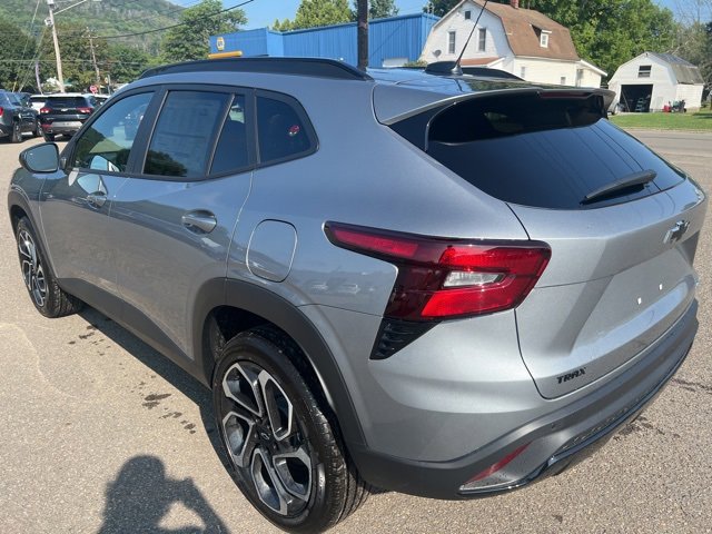 New 2025 Chevrolet Trax RS w/ Driver Confidence Package image 3