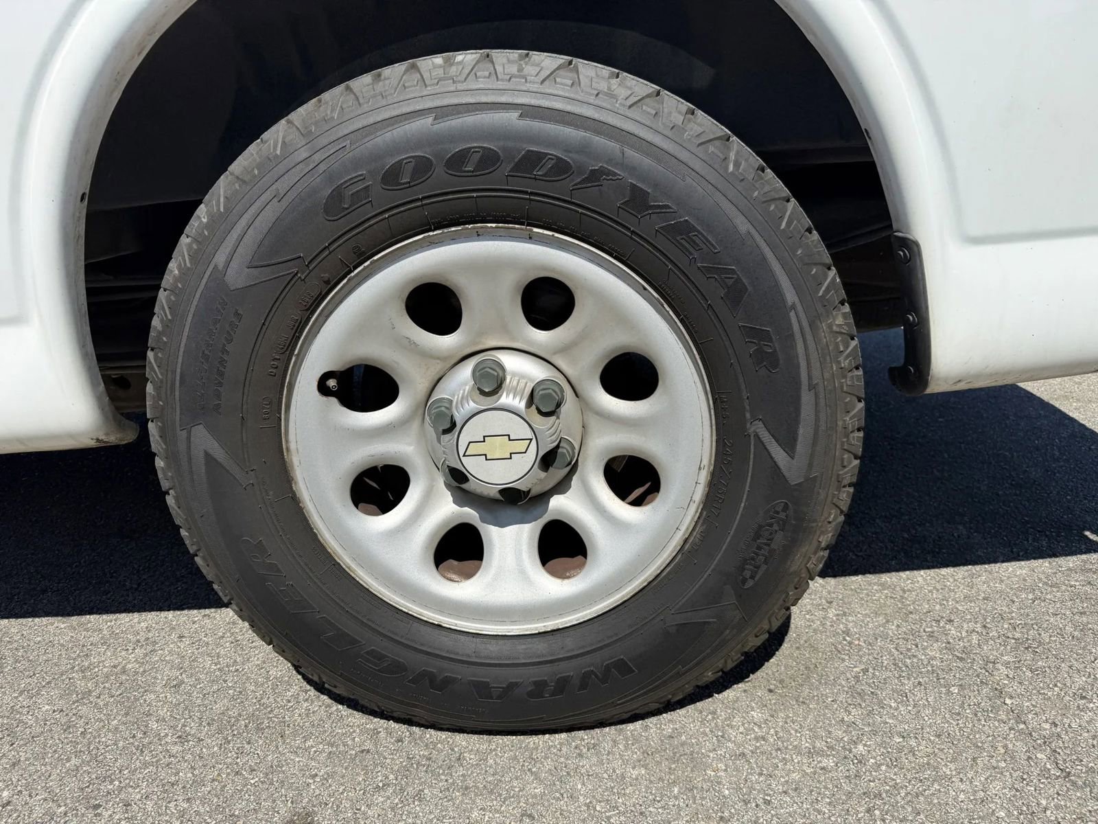 Used 2012 Chevrolet Express 1500 RWD image 7