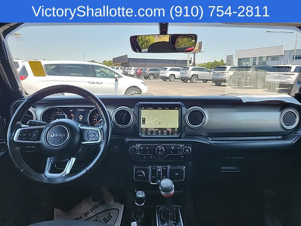 Used 2018 Jeep Wrangler Unlimited Sahara AWD/4WD image 4