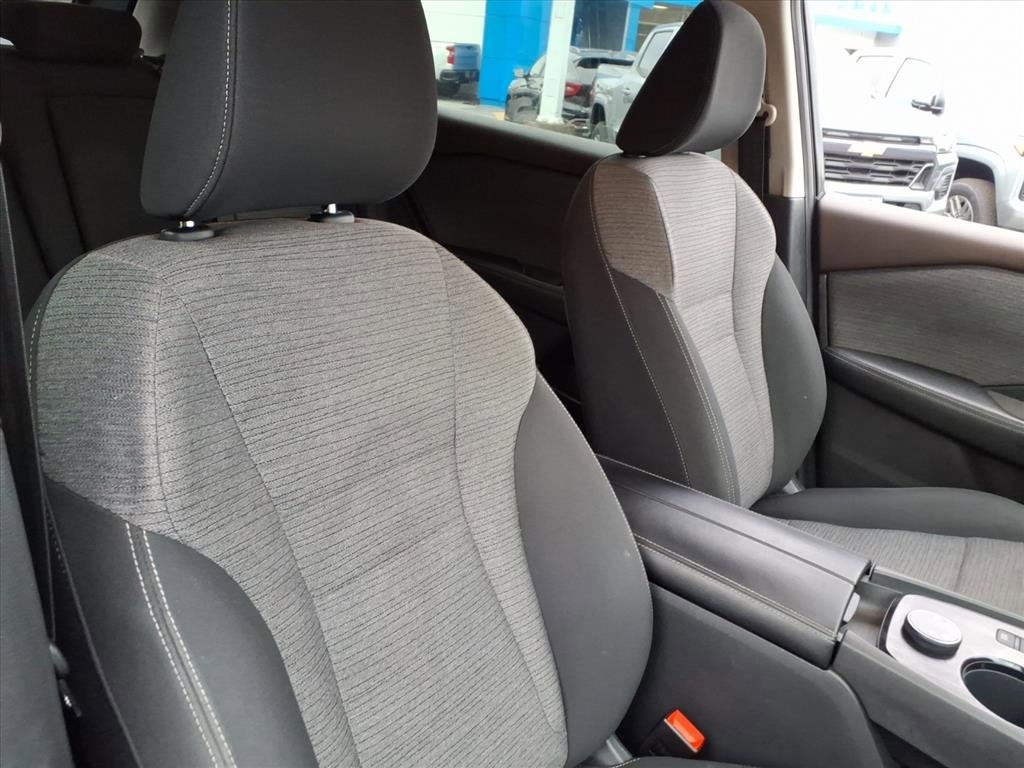 Used 2023 Nissan Rogue SV image 24