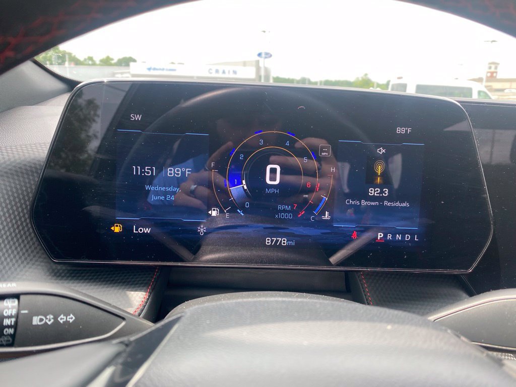 Used 2025 Chevrolet Equinox RS w/ Safety and Technology Package FWD image 18