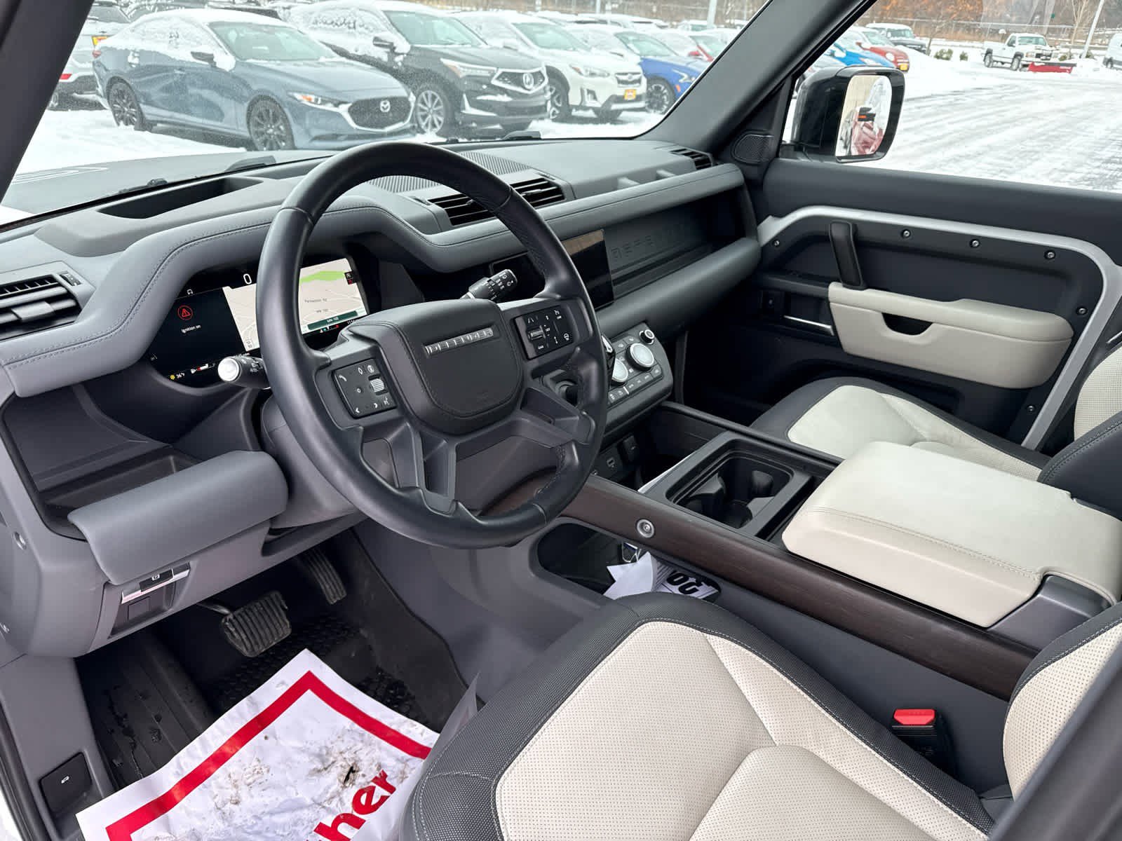 Used 2024 Land Rover Defender 110 X-Dynamic SE image 7