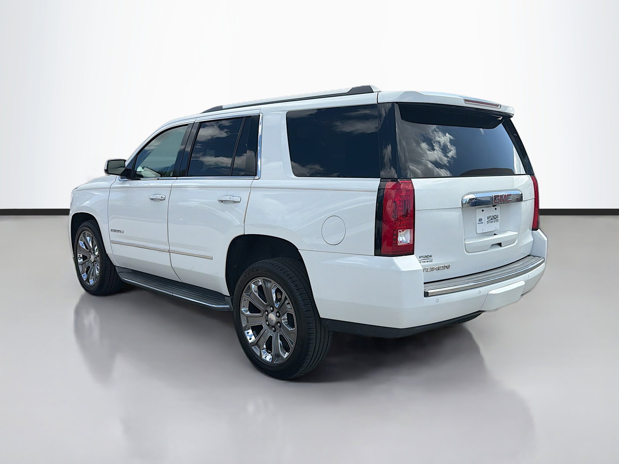 Used 2016 GMC Yukon Denali w/ Open Road Package image 5