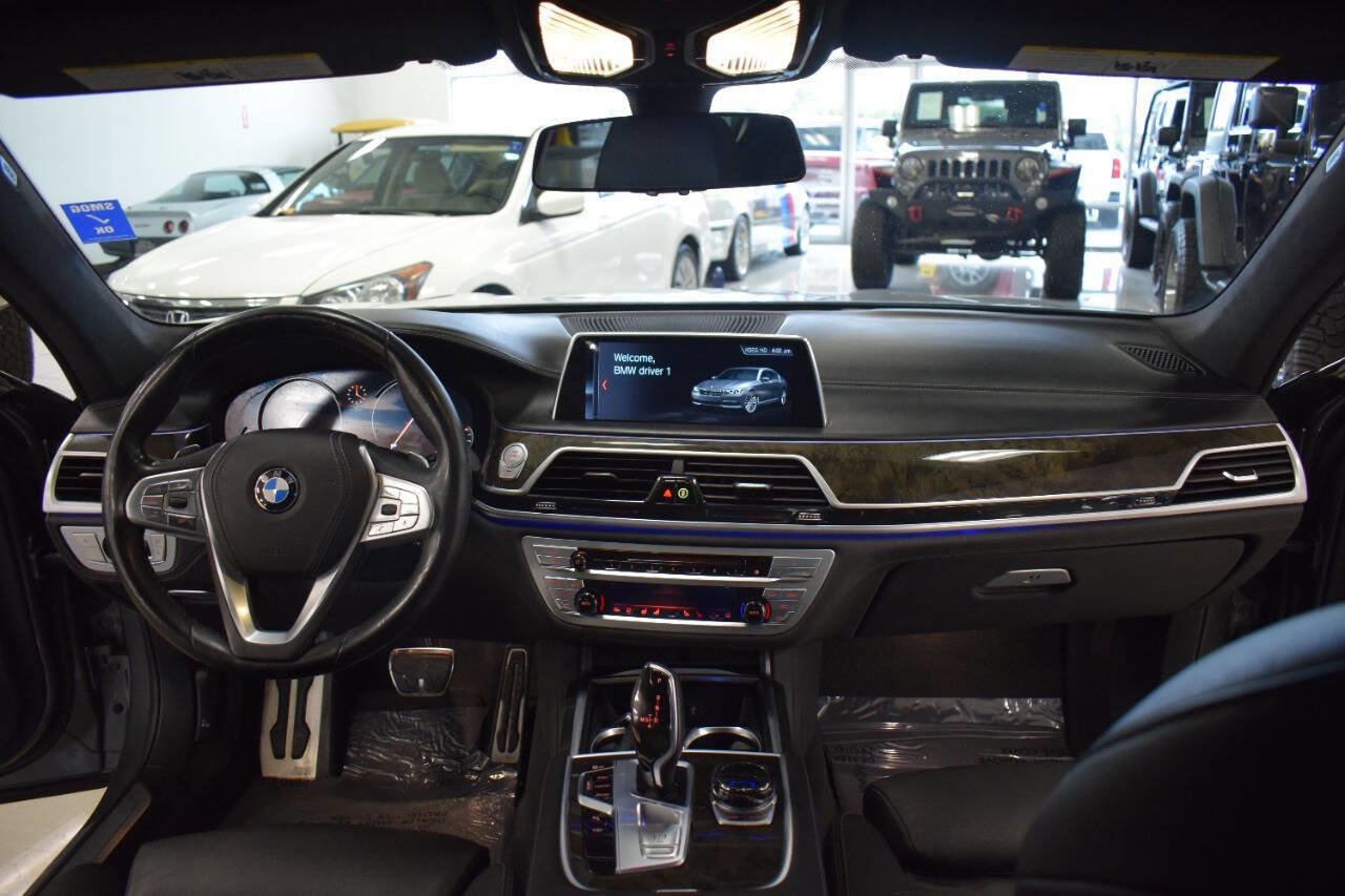 Used 2018 BMW 750i image 37