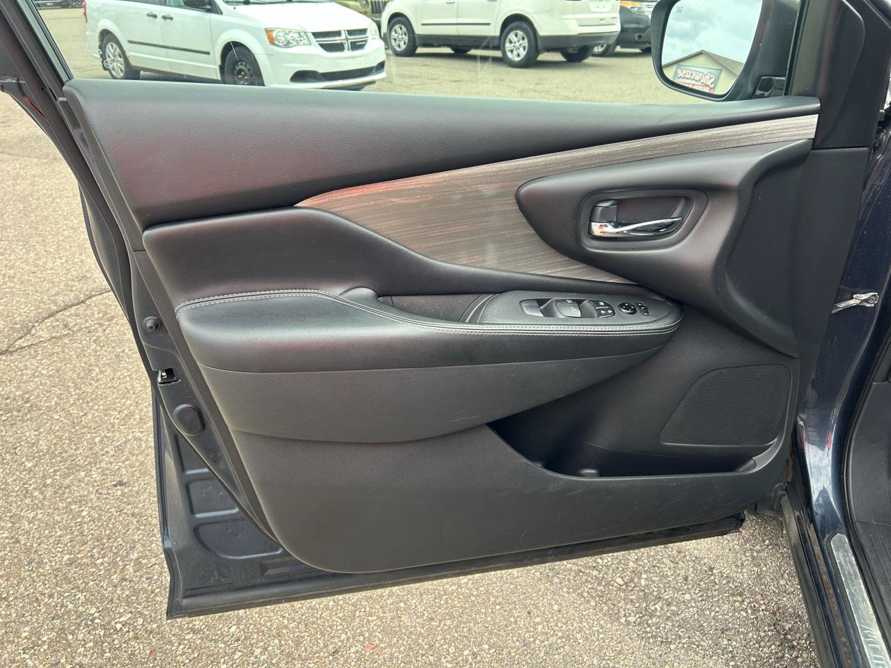 Used 2016 Nissan Murano SV FWD image 14