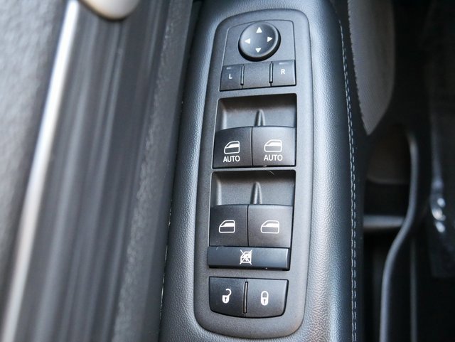 Used 2022 Jeep Grand Cherokee Laredo X image 28