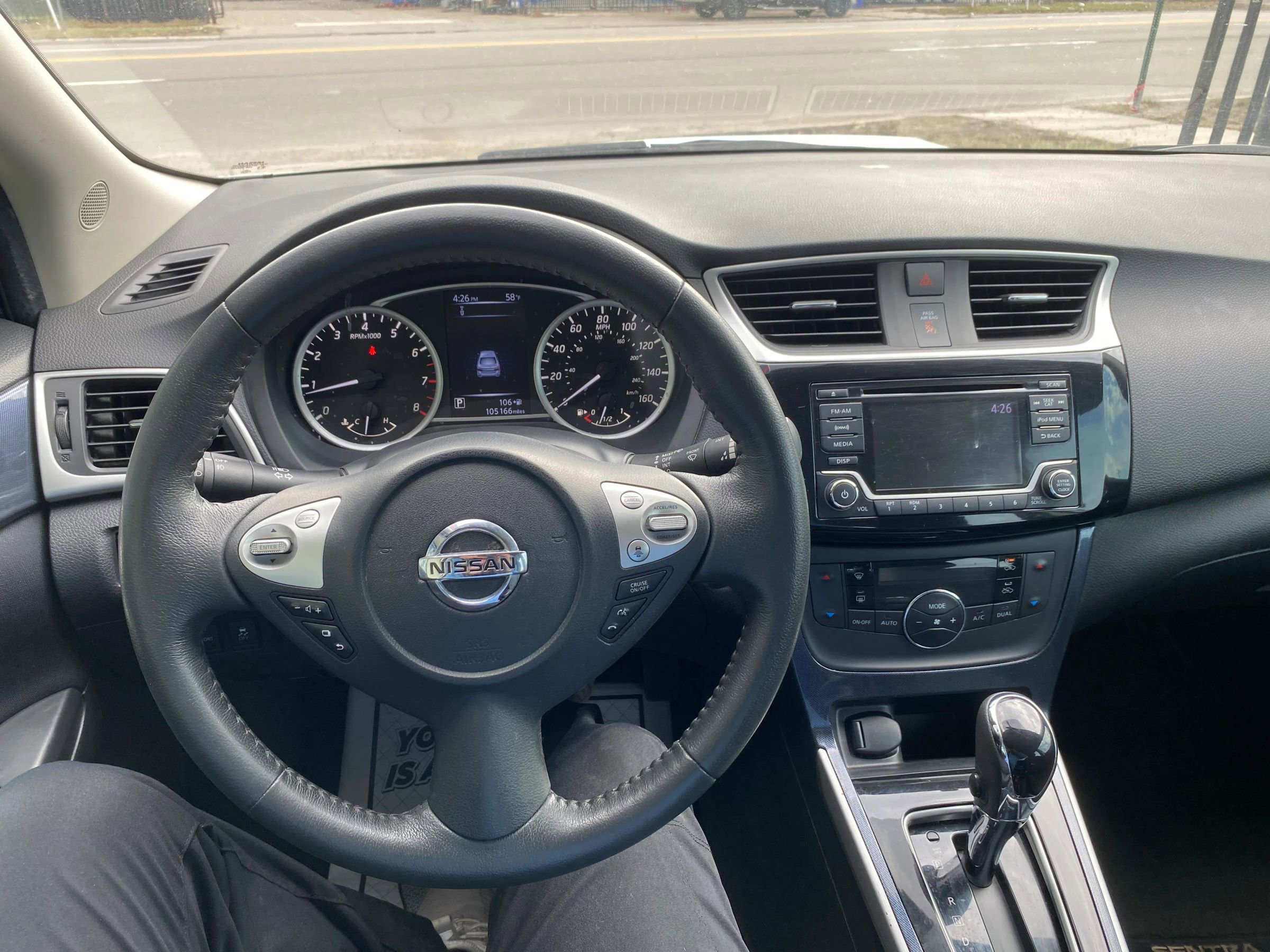 Used 2018 Nissan Sentra SR w/ SR Midnight Edition Package image 13