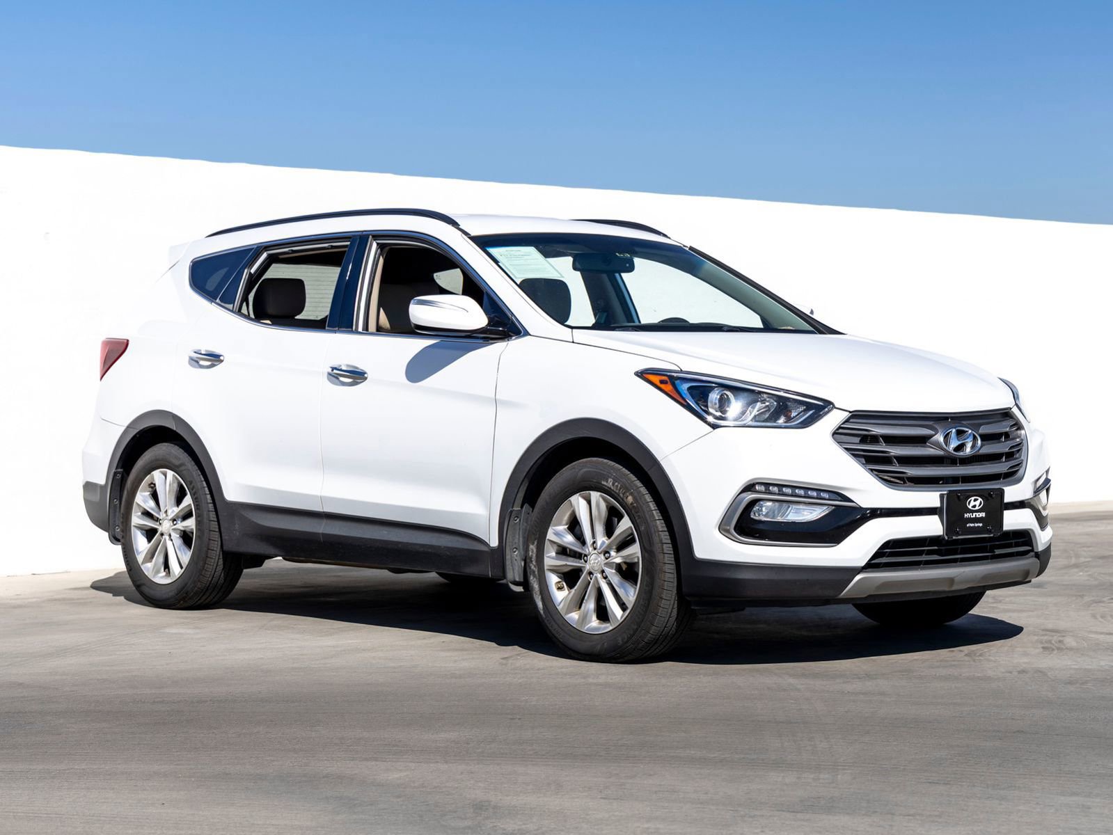 Used 2018 Hyundai Santa Fe Sport 2.0T FWD image 2