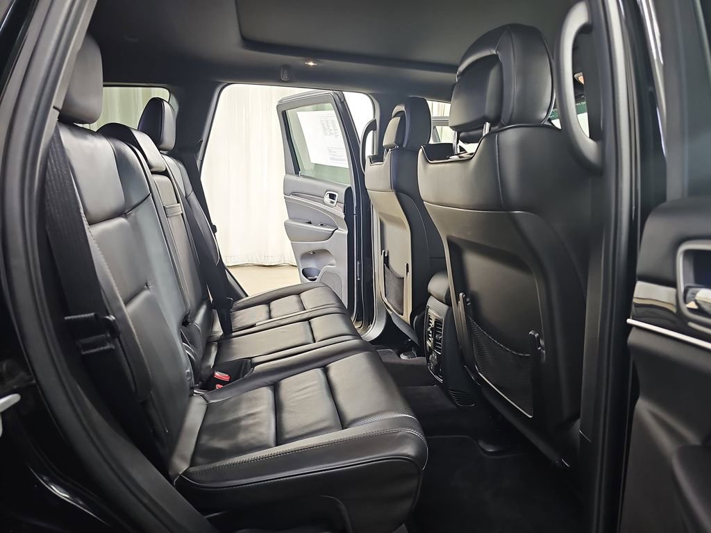 Used 2018 Jeep Grand Cherokee Overland image 14