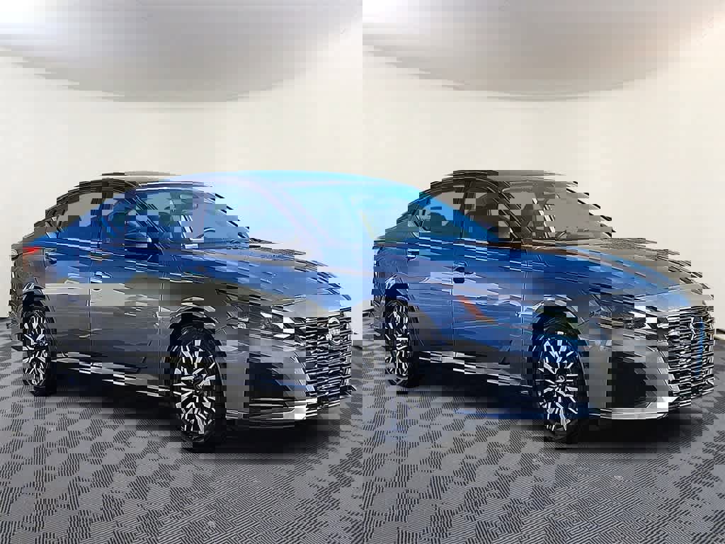 Used 2024 Nissan Altima 2.5 SV image 3