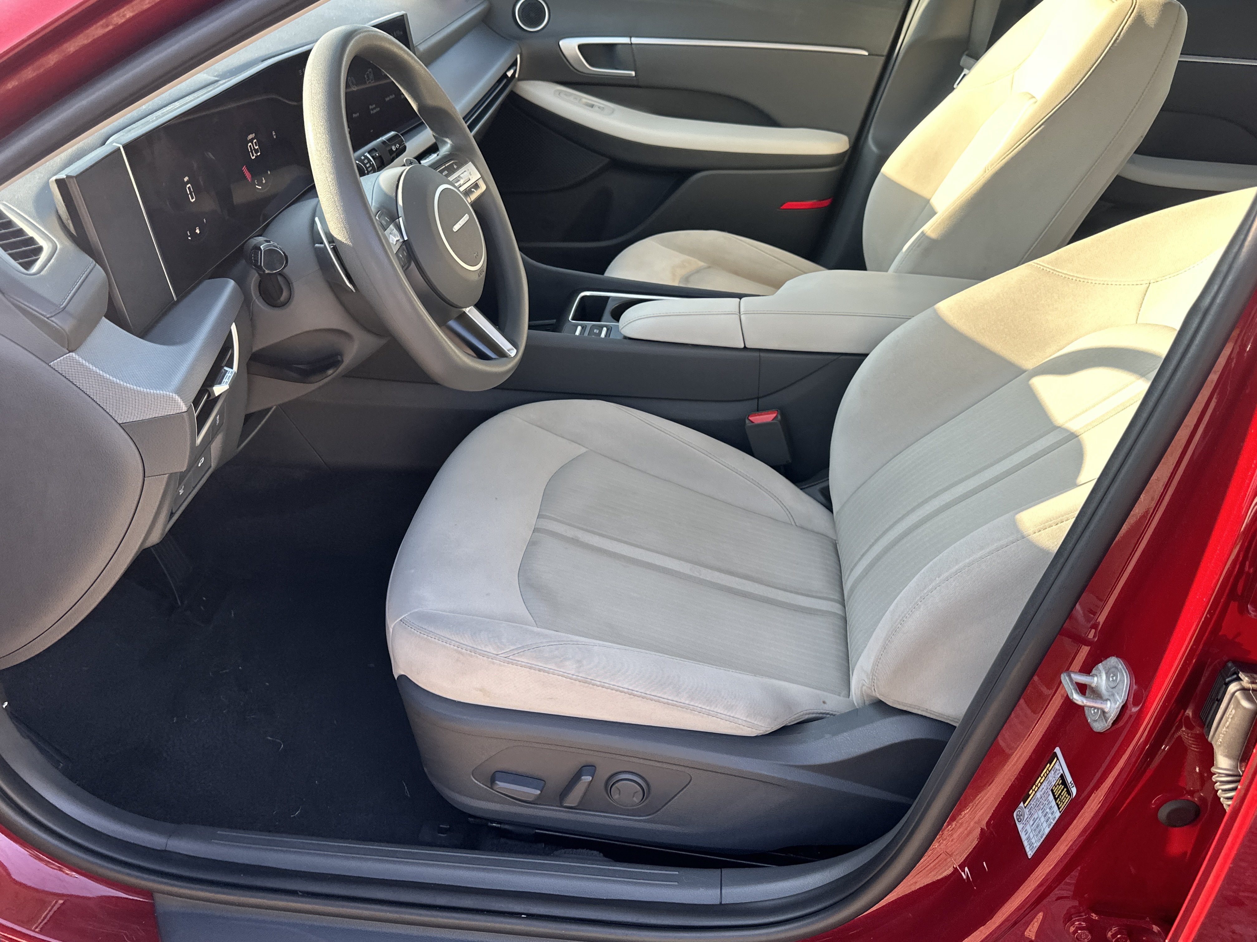 Used 2025 Hyundai Sonata SEL FWD image 9