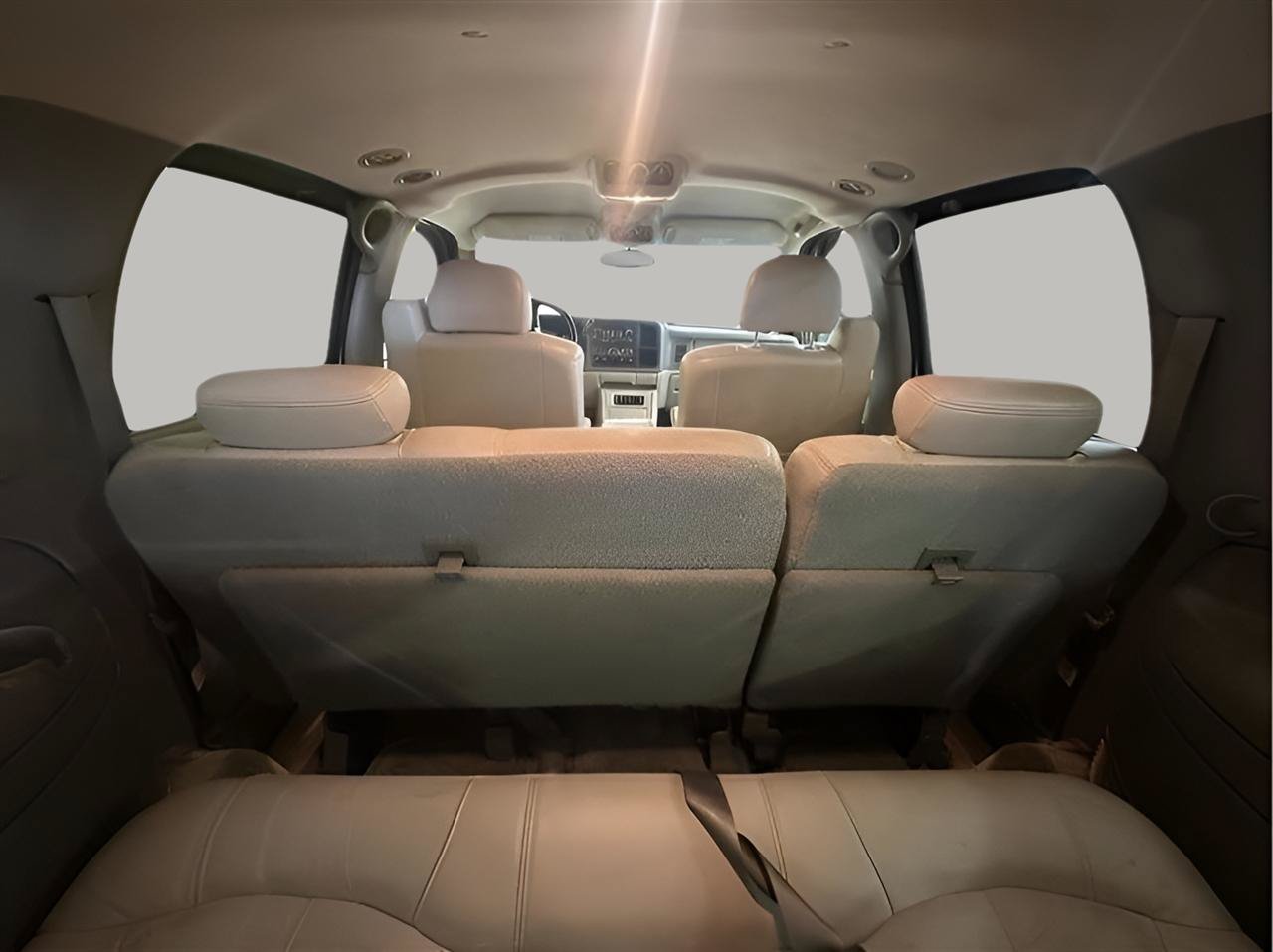 Used 2000 Chevrolet Suburban 2500 LS w/ LS Preferred Equipment Group AWD/4WD image 14