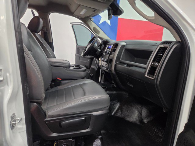 Used 2018 RAM 3500 Tradesman w/ Chrome Appearance Group AWD/4WD image 8