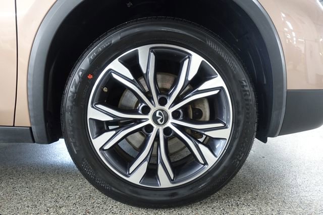 Used 2019 INFINITI QX30 AWD image 25