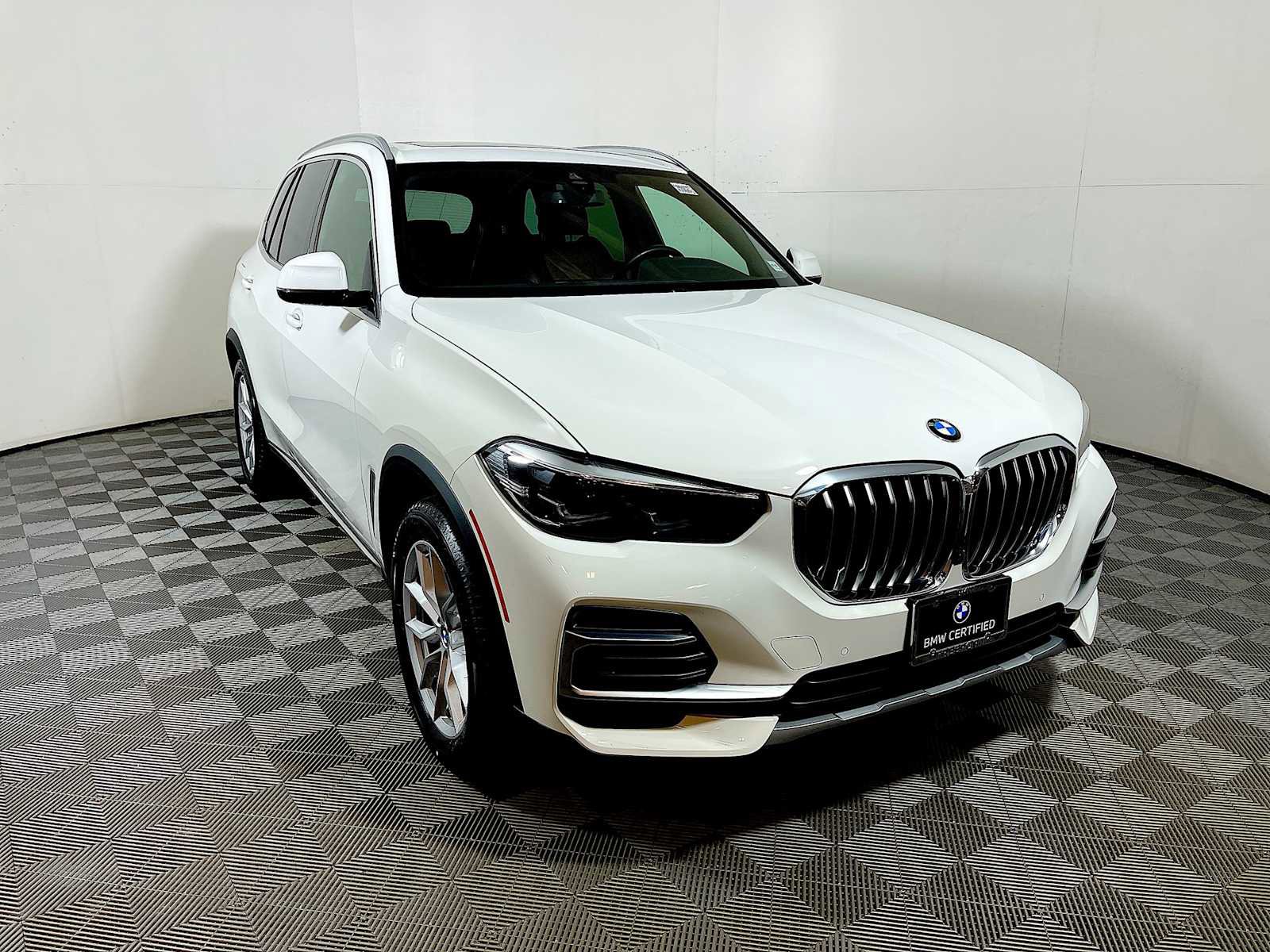 Certified 2023 BMW X5 xDrive40i image 2