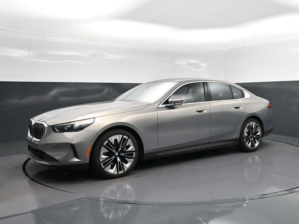 Certified 2026 BMW 530i RWD image 3