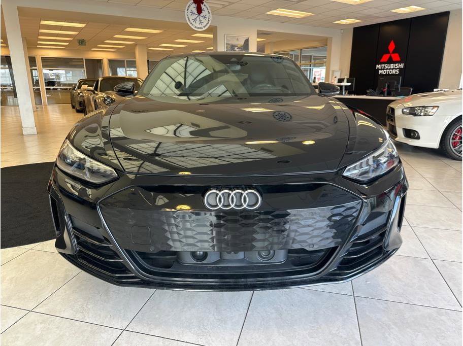 Used 2022 Audi e-tron GT Prestige w/ Prestige Package image 2