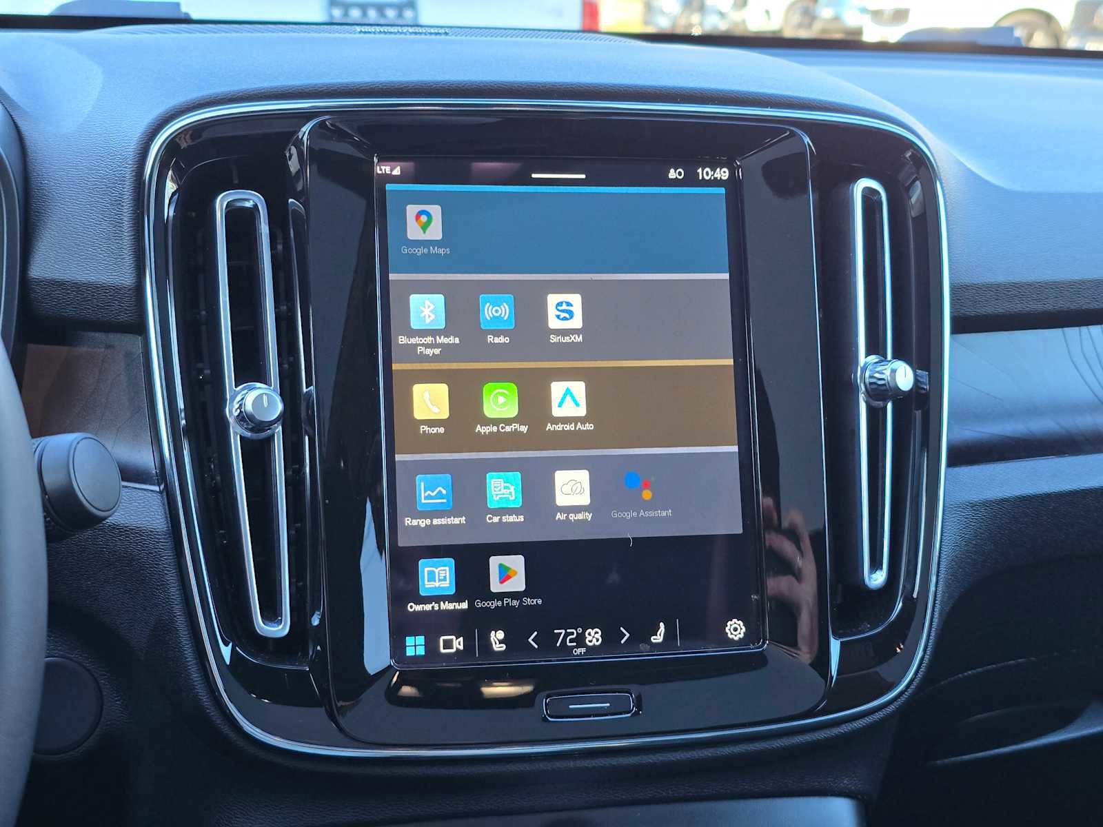 Used 2023 Volvo C40 P8 Recharge Ultimate w/ Protection Package Premier image 25