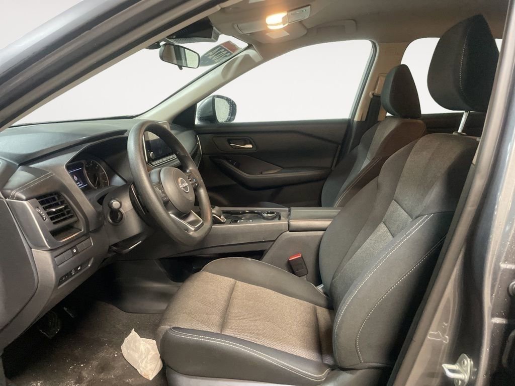 Used 2024 Nissan Rogue SV image 18