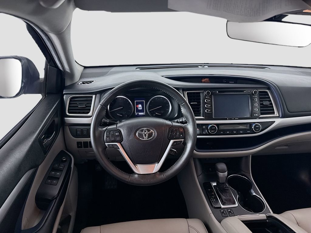 Used 2019 Toyota Highlander XLE image 15