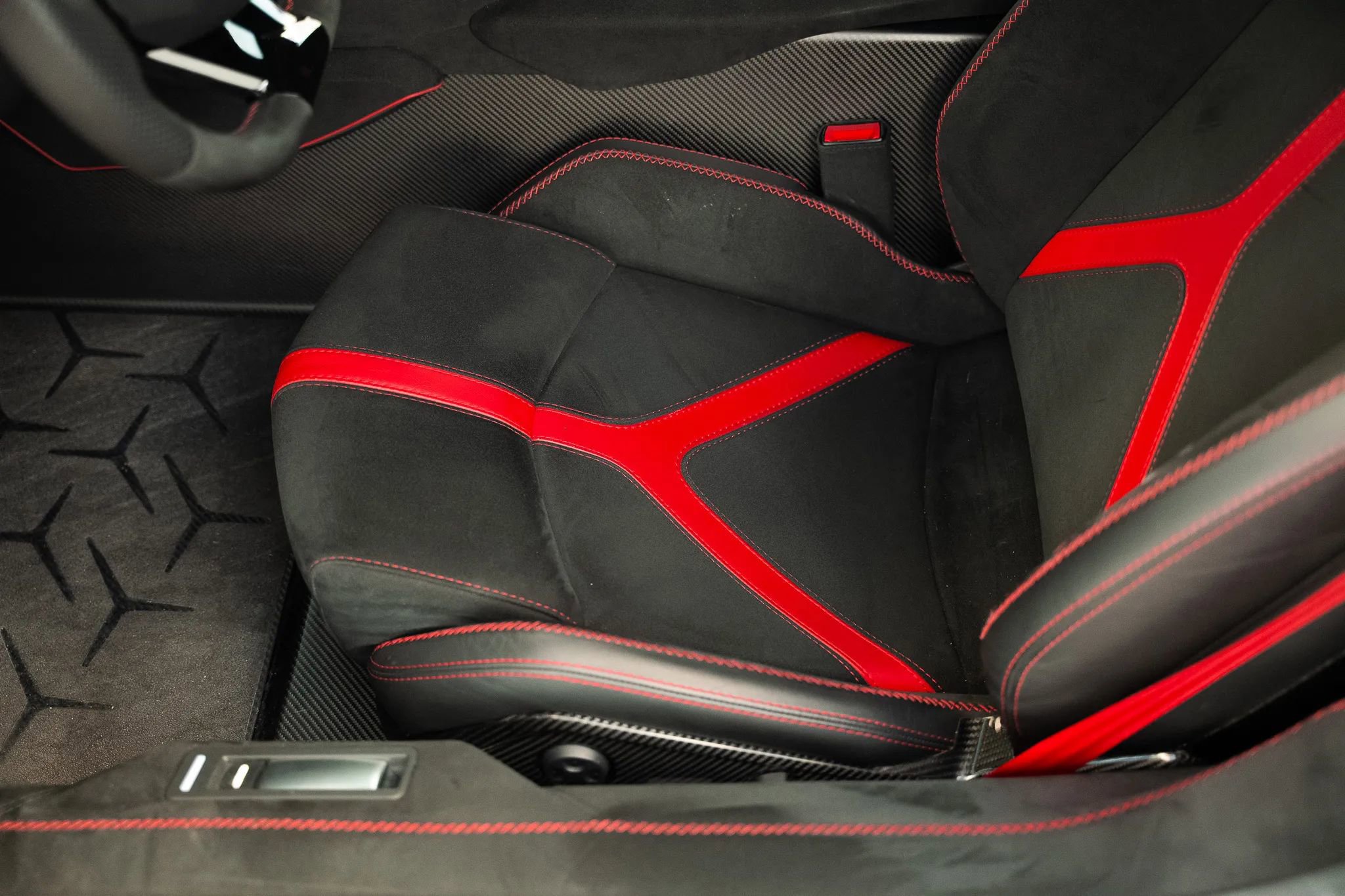 Used 2019 Lamborghini Aventador SVJ AWD/4WD image 39