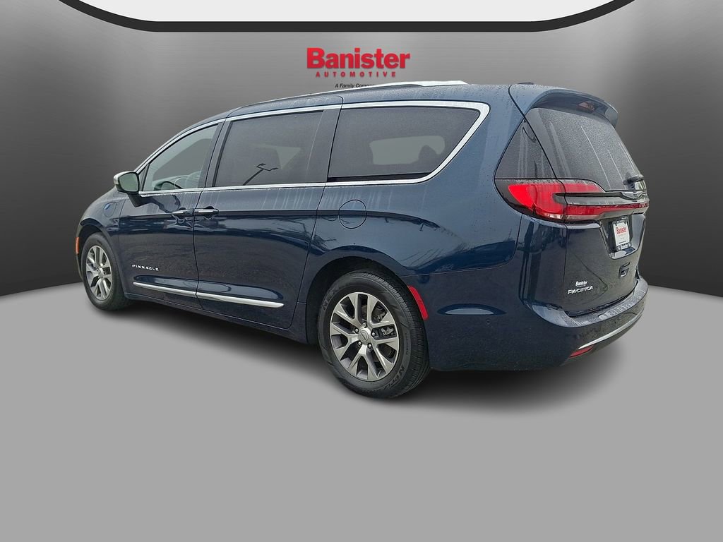 Used 2023 Chrysler Pacifica Pinnacle image 7
