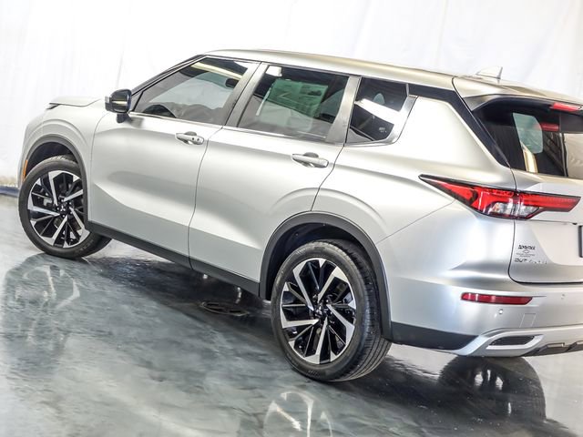 Used 2022 Mitsubishi Outlander SE image 11