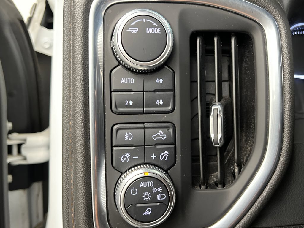 Used 2022 GMC Sierra 2500 AT4 w/ AT4 Preferred Package AWD/4WD image 46