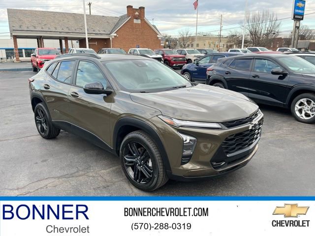 Used 2024 Chevrolet Trax ACTIV w/ Driver Confidence Package image 1