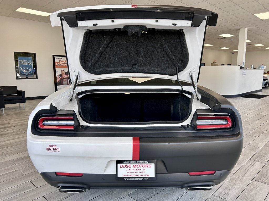 Used 2016 Dodge Challenger SRT RWD image 9