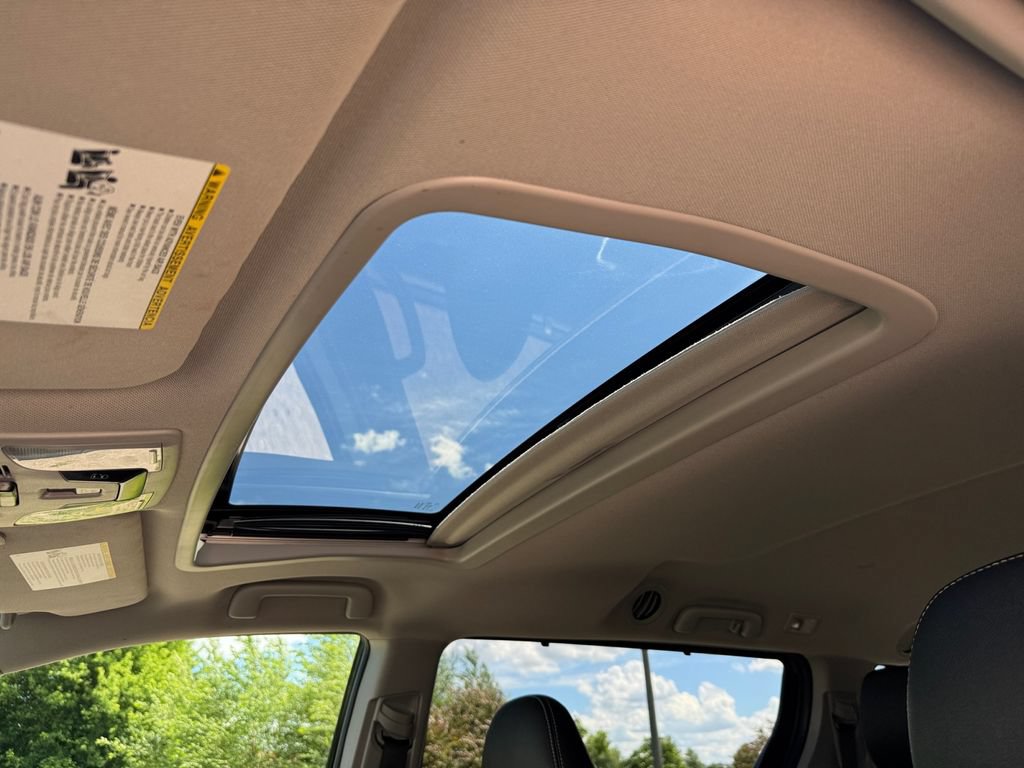 Used 2015 Toyota Sienna SE FWD image 31