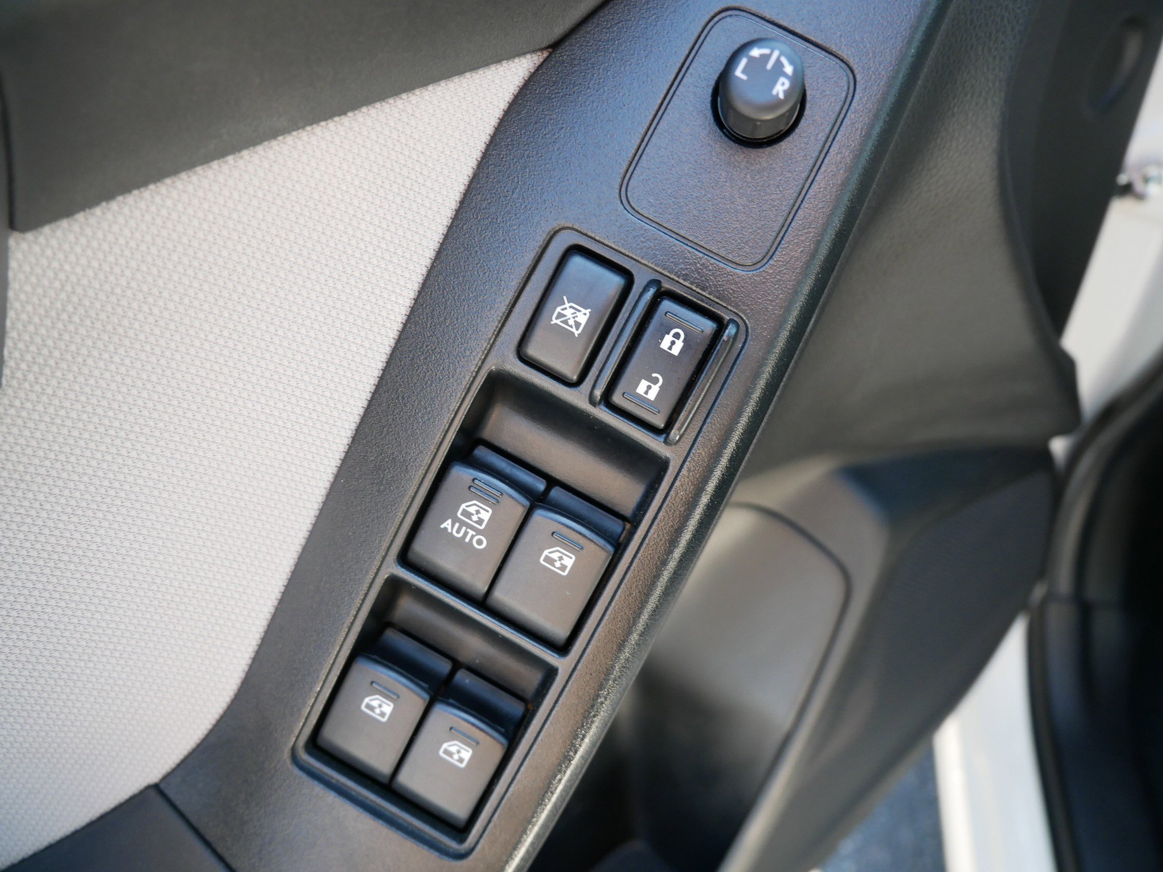 Used 2015 Subaru Forester 2.5i Premium w/ Popular Package #2 AWD/4WD image 19