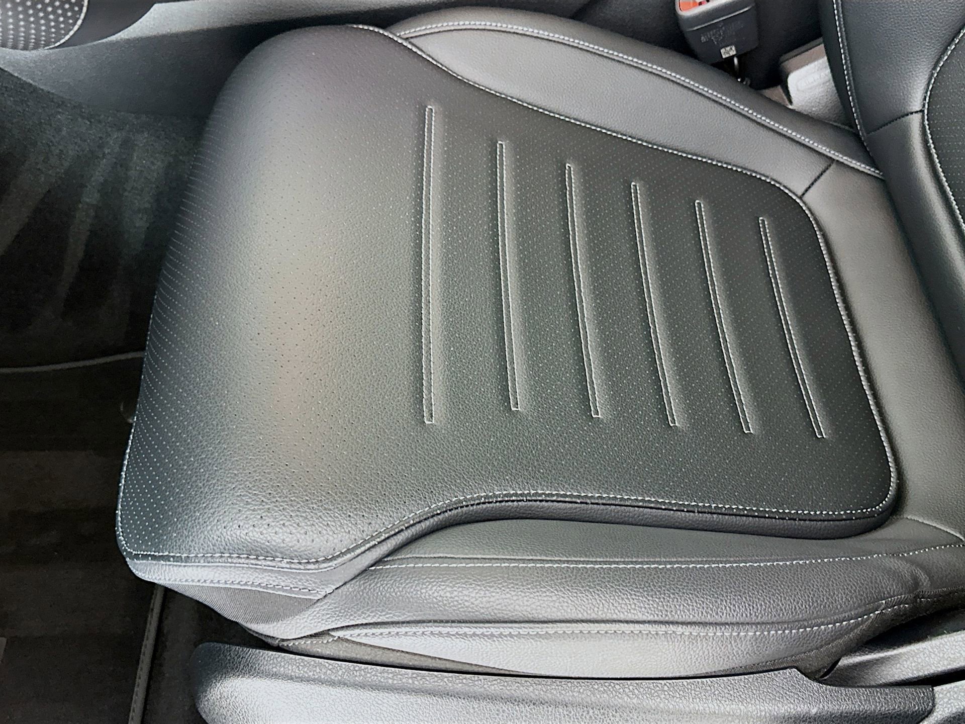 Used 2025 Mercedes-Benz GLC 300 4MATIC image 21
