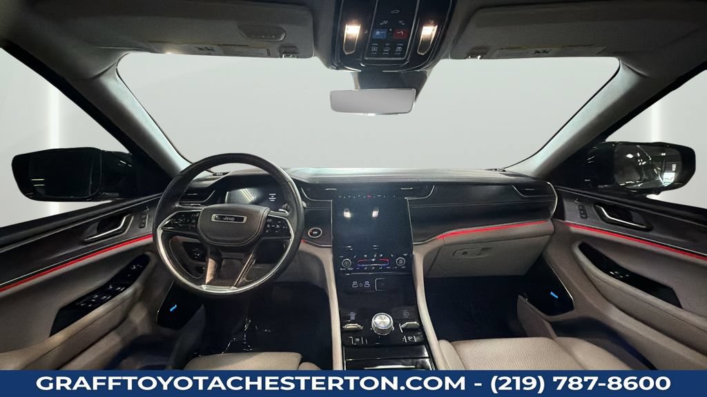 Used 2021 Jeep Grand Cherokee L Overland w/ Luxury Tech Group IV AWD/4WD image 25