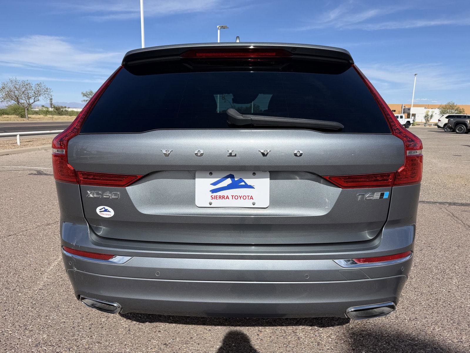 Used 2018 Volvo XC60 T6 Inscription w/ Luxury Seat Package image 5