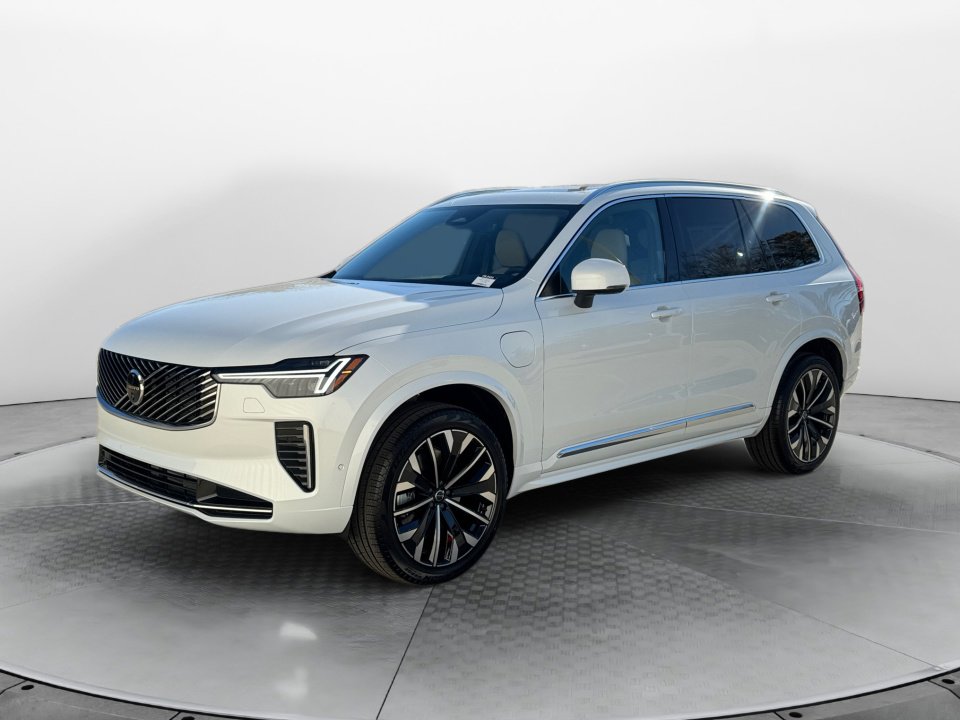 New 2026 Volvo XC90 T8 Plus w/ Protection Package Premier image 3