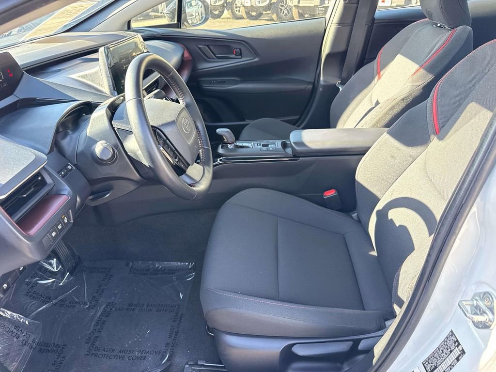 Used 2024 Toyota Prius Prime SE image 18