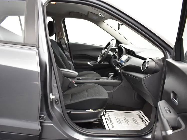 Used 2023 Nissan Kicks SV image 18