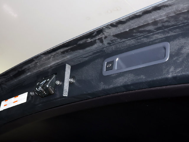 Used 2021 Toyota Highlander XLE AWD/4WD image 30
