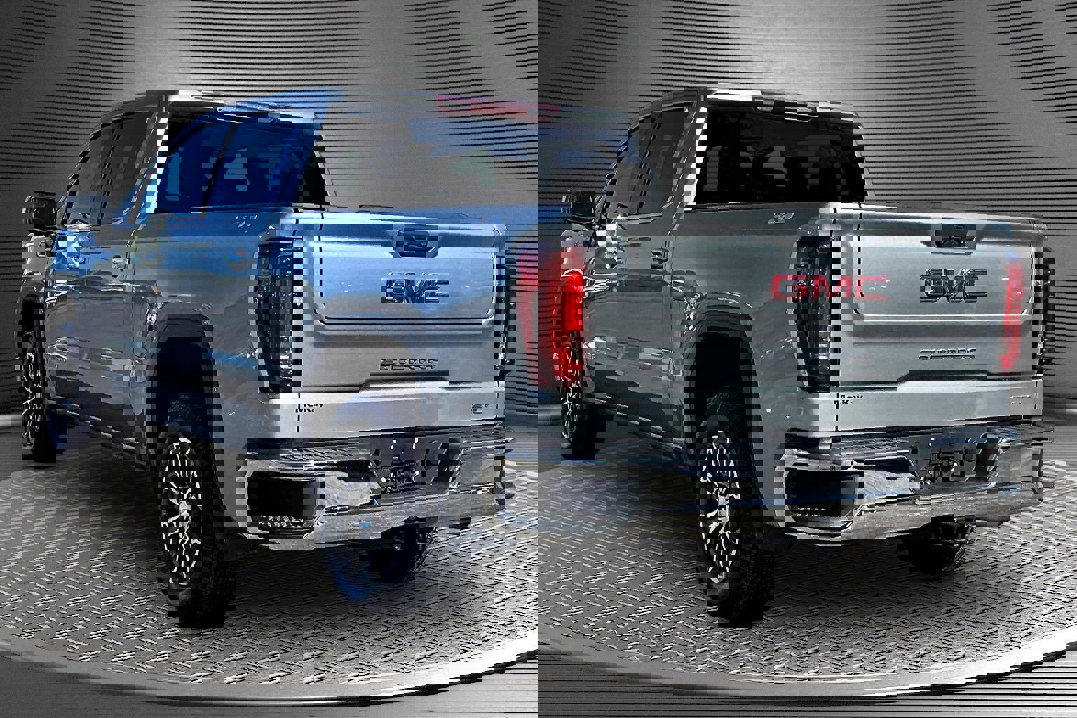 Used 2024 GMC Sierra 1500 SLT image 4