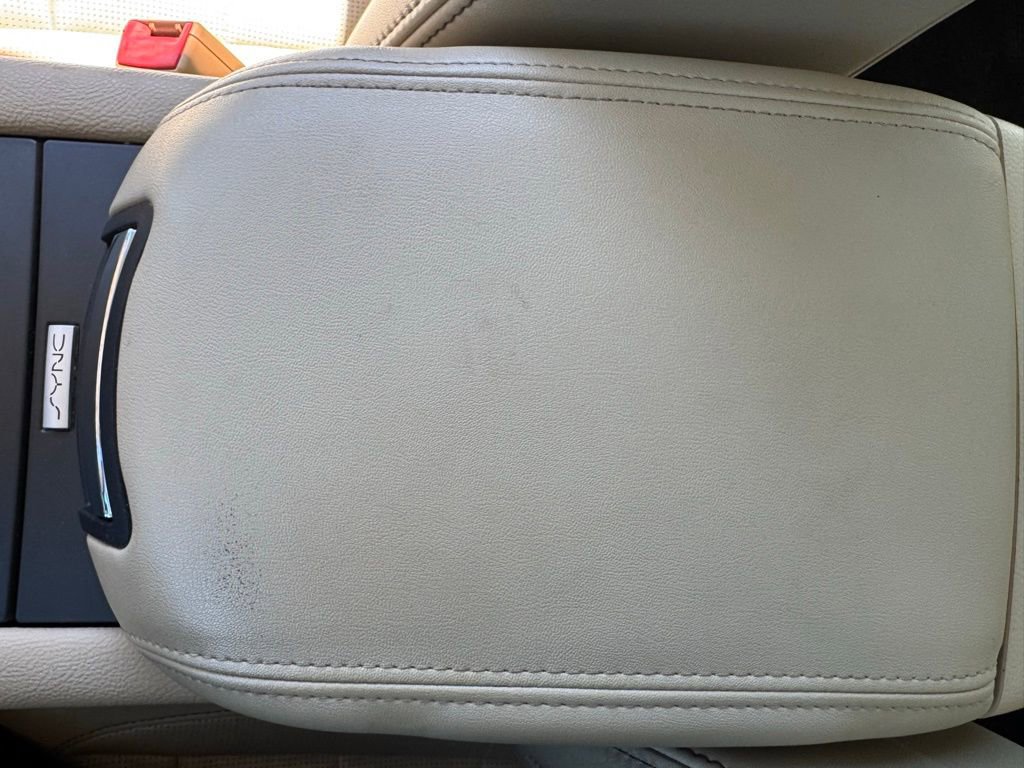 Used 2015 Ford Taurus Limited FWD image 18