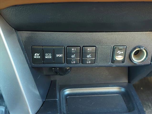 Used 2018 Toyota RAV4 Limited image 21