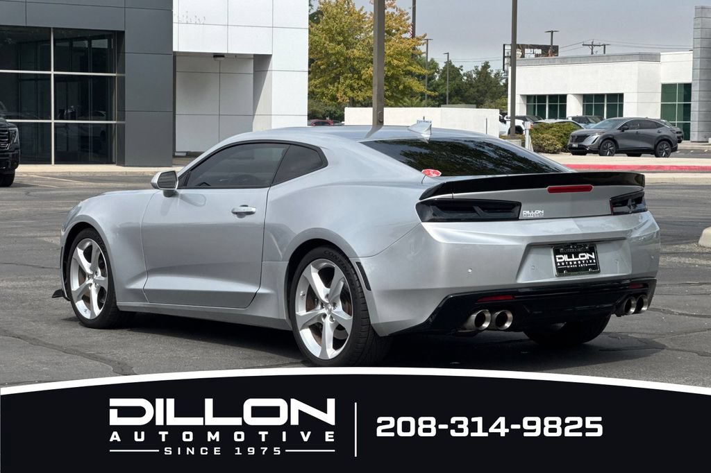 Used 2018 Chevrolet Camaro SS RWD image 9