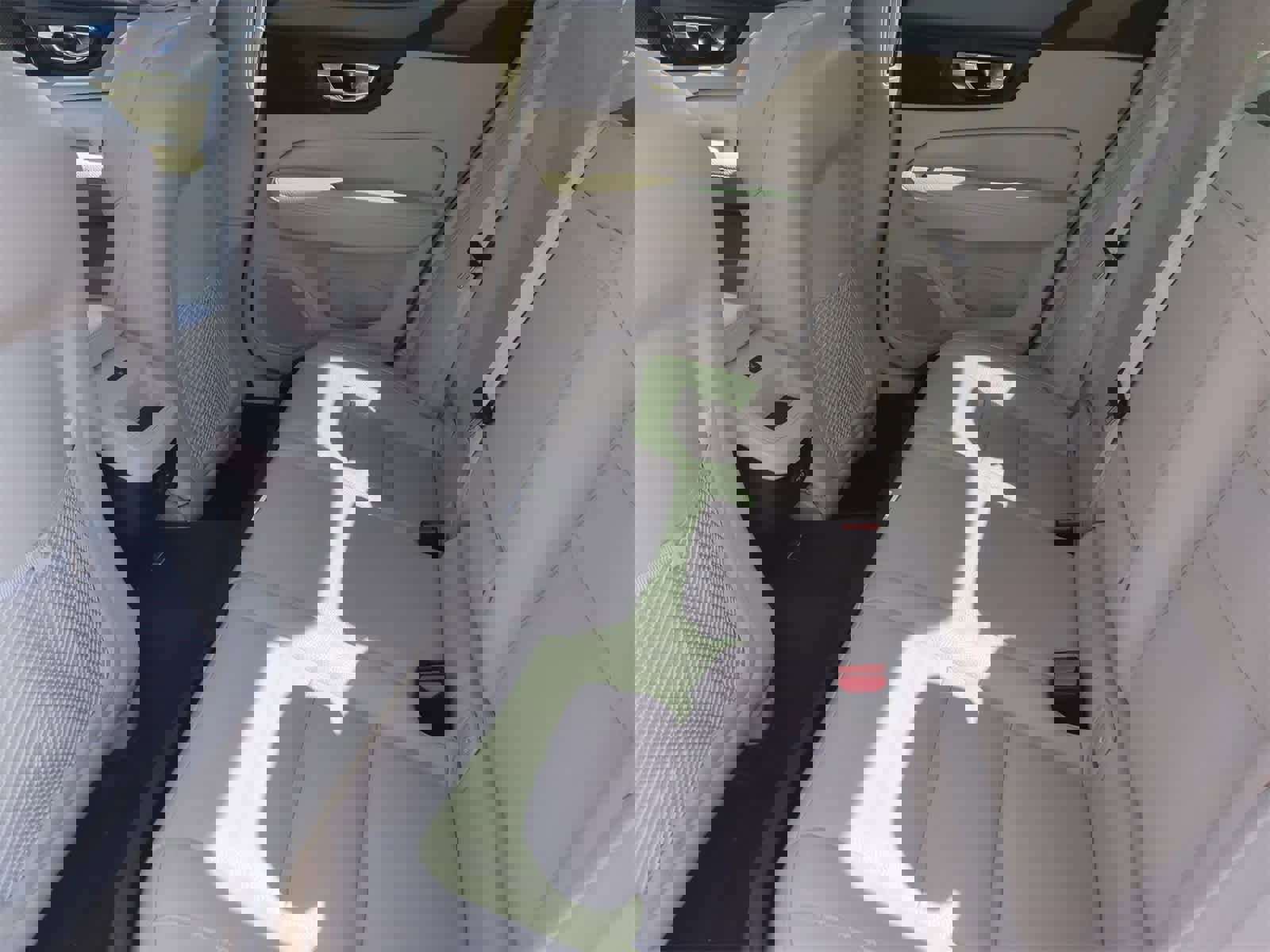 Used 2020 Volvo S60 T6 Momentum image 20